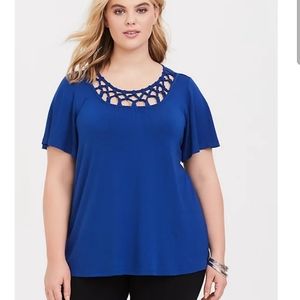 Torrid super soft macrame shirt